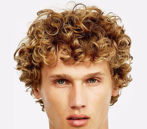 Curly Hair with a Caramel Glow