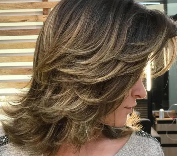 12-30 Gorgeous Women’s Layered Haircuts for Long Hair in 2025