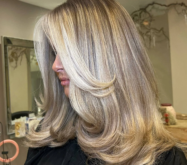 22-30 Gorgeous Women’s Layered Haircuts for Long Hair in 2025